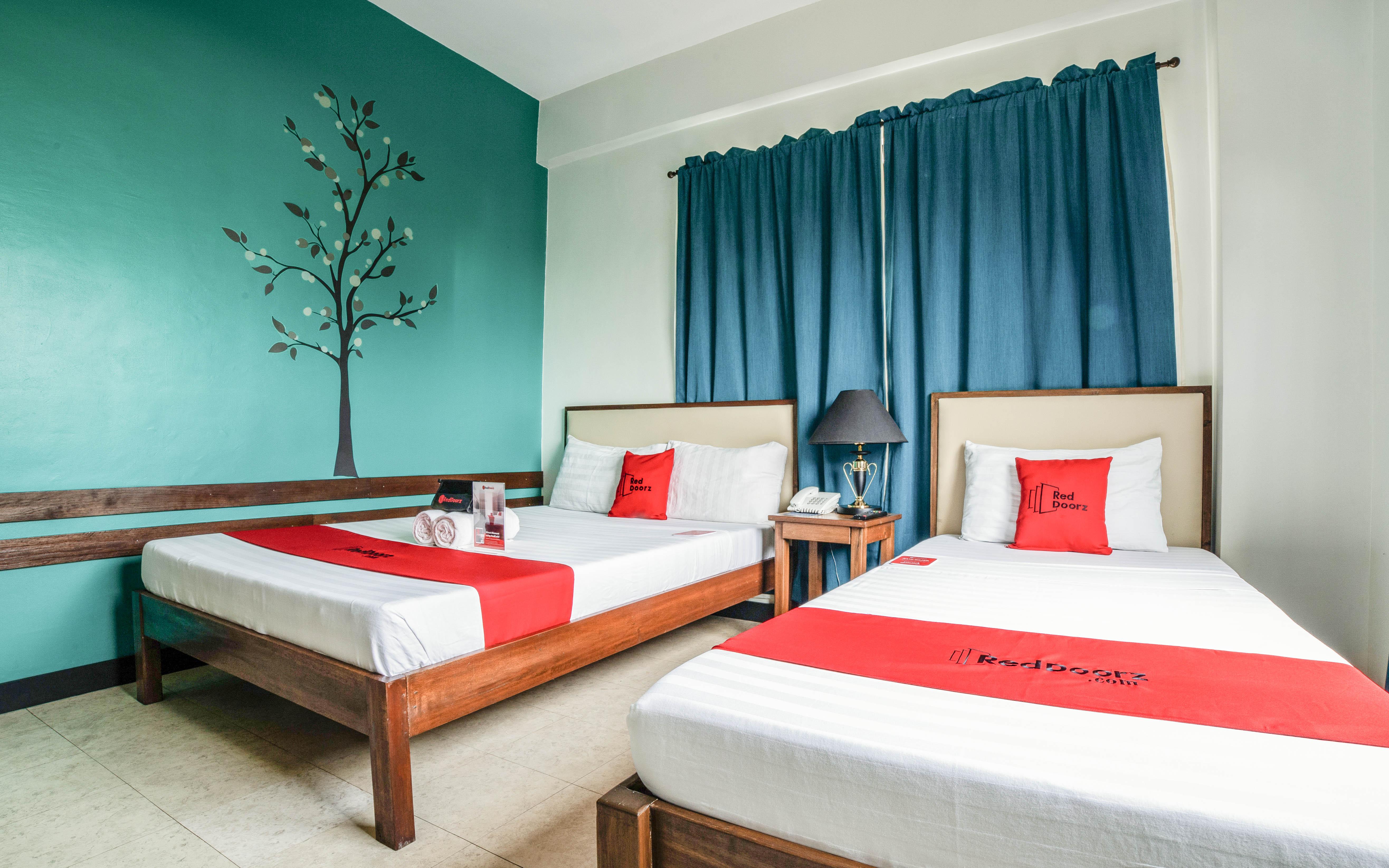 เรดดอร์ซ พลัส เนียร์ ริซัล จังค์ชั่น Hotel Puerto Princesa ภายนอก รูปภาพ