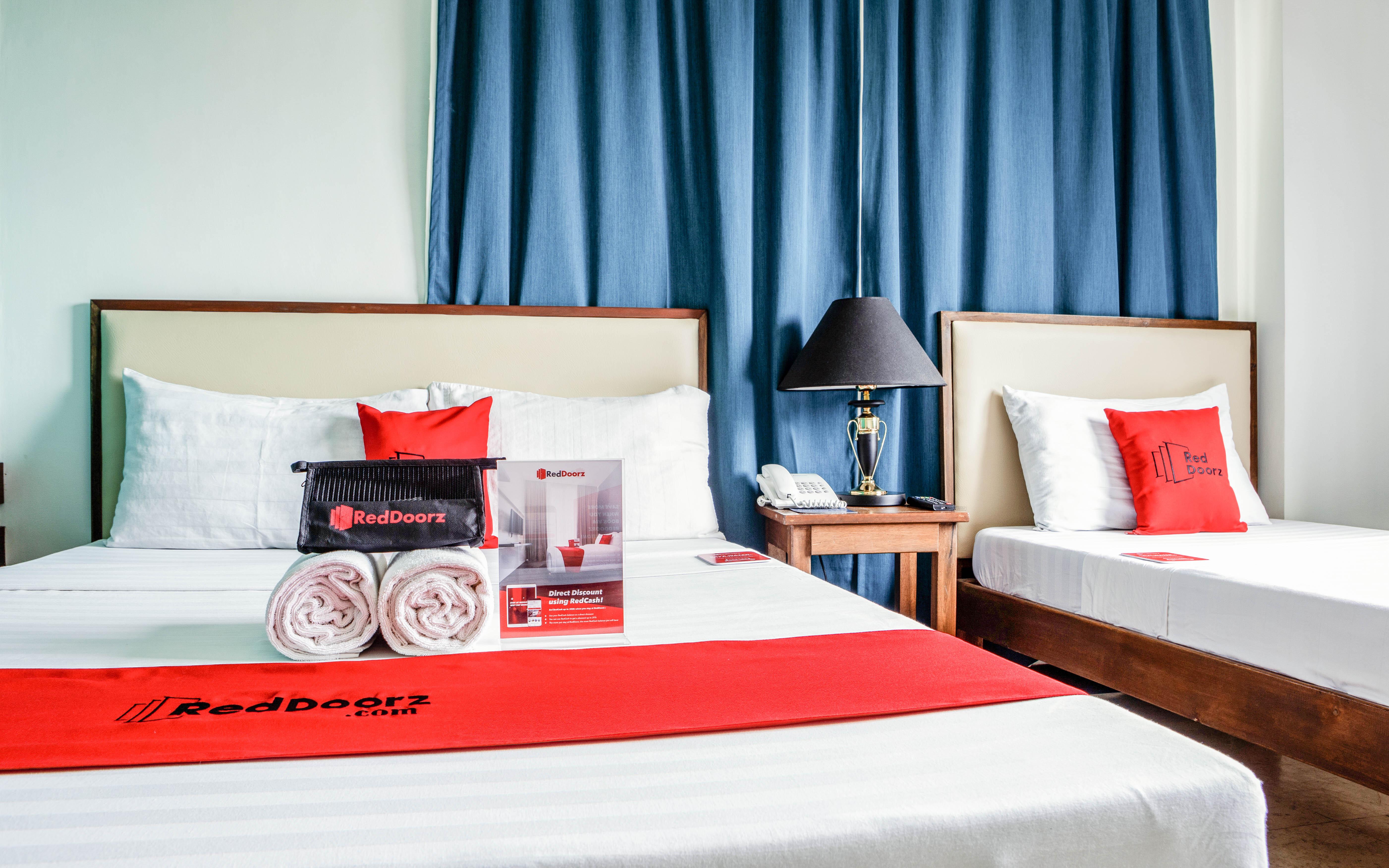 เรดดอร์ซ พลัส เนียร์ ริซัล จังค์ชั่น Hotel Puerto Princesa ภายนอก รูปภาพ