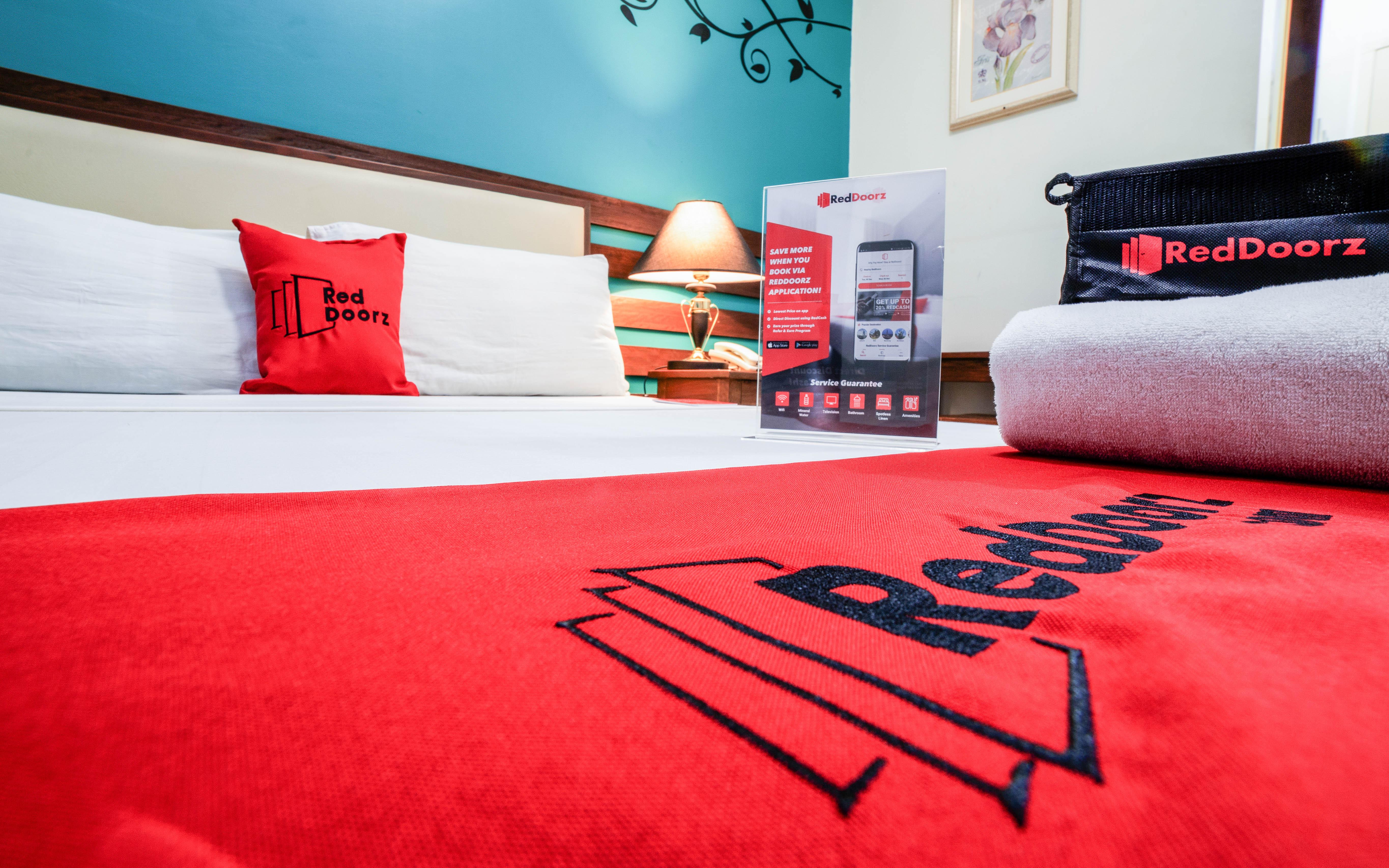 เรดดอร์ซ พลัส เนียร์ ริซัล จังค์ชั่น Hotel Puerto Princesa ภายนอก รูปภาพ