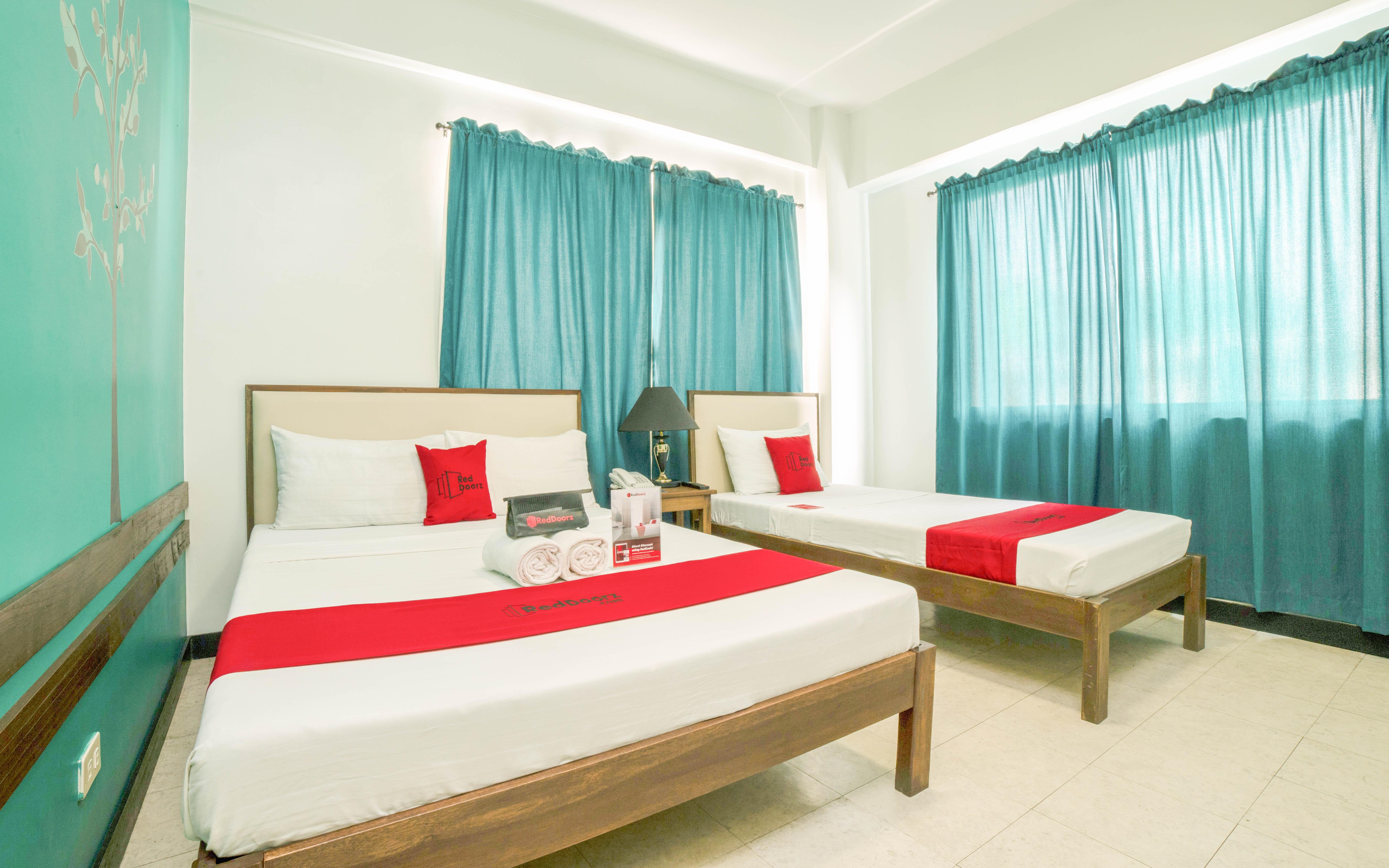 เรดดอร์ซ พลัส เนียร์ ริซัล จังค์ชั่น Hotel Puerto Princesa ภายนอก รูปภาพ