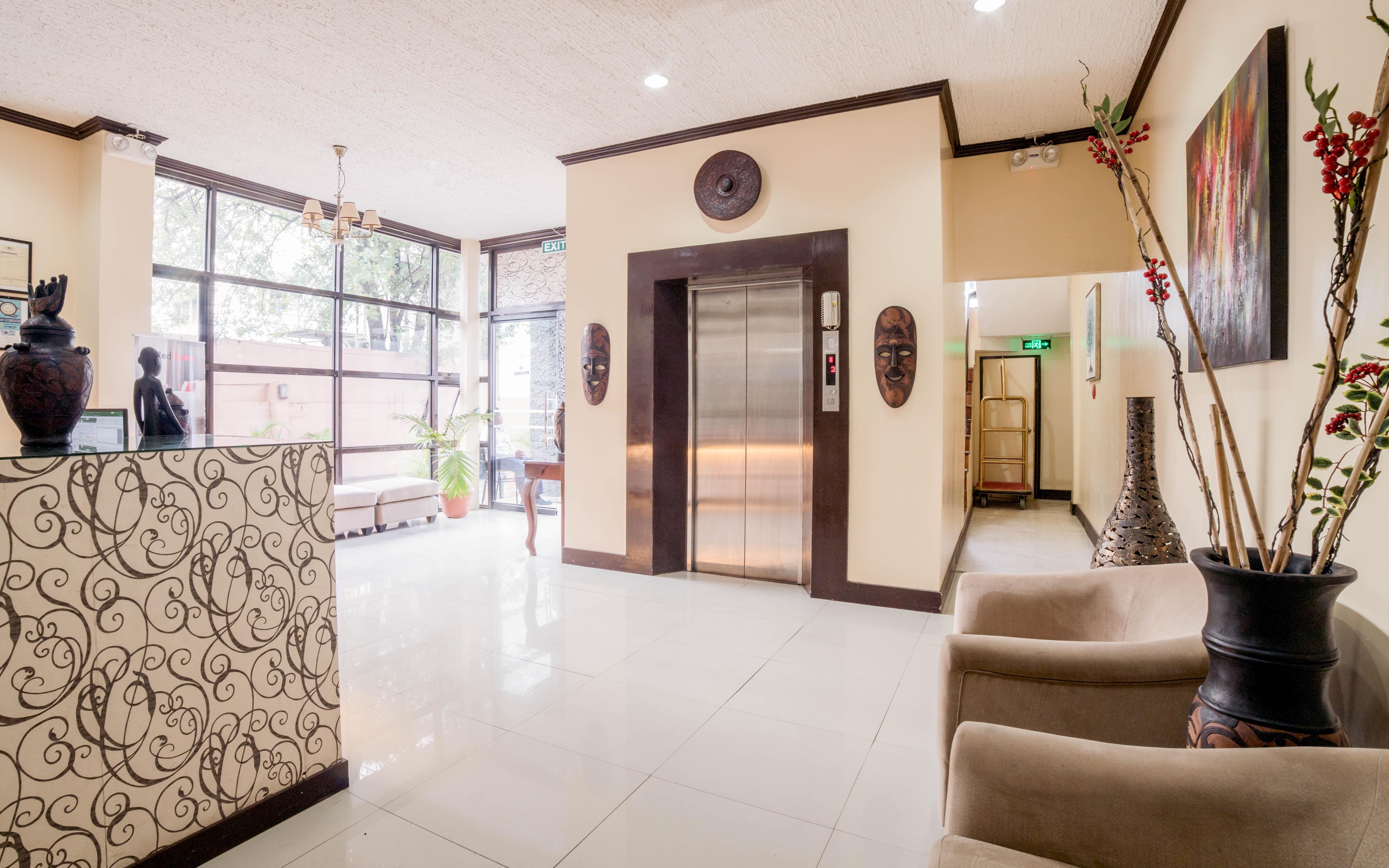เรดดอร์ซ พลัส เนียร์ ริซัล จังค์ชั่น Hotel Puerto Princesa ภายนอก รูปภาพ