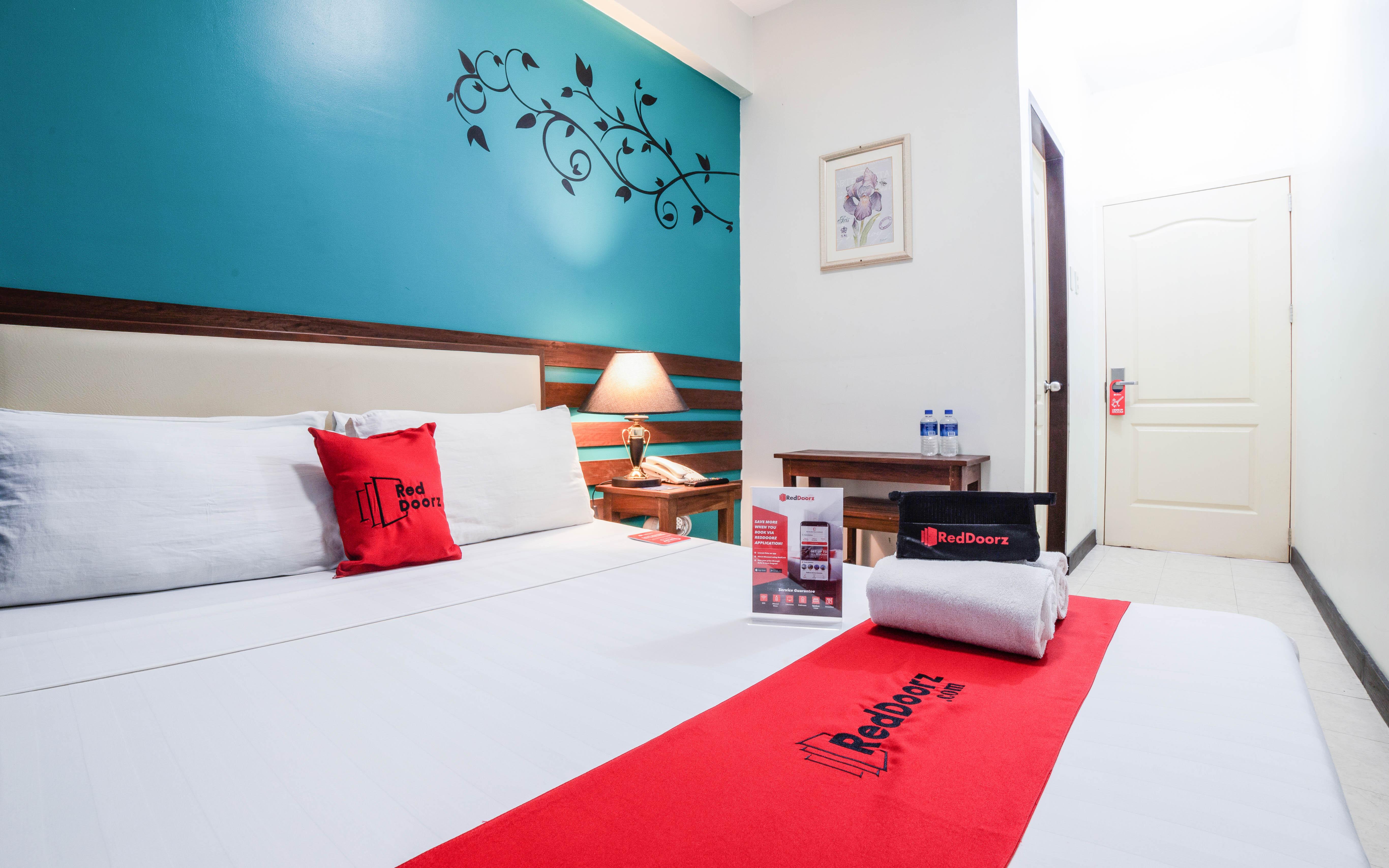 เรดดอร์ซ พลัส เนียร์ ริซัล จังค์ชั่น Hotel Puerto Princesa ภายนอก รูปภาพ
