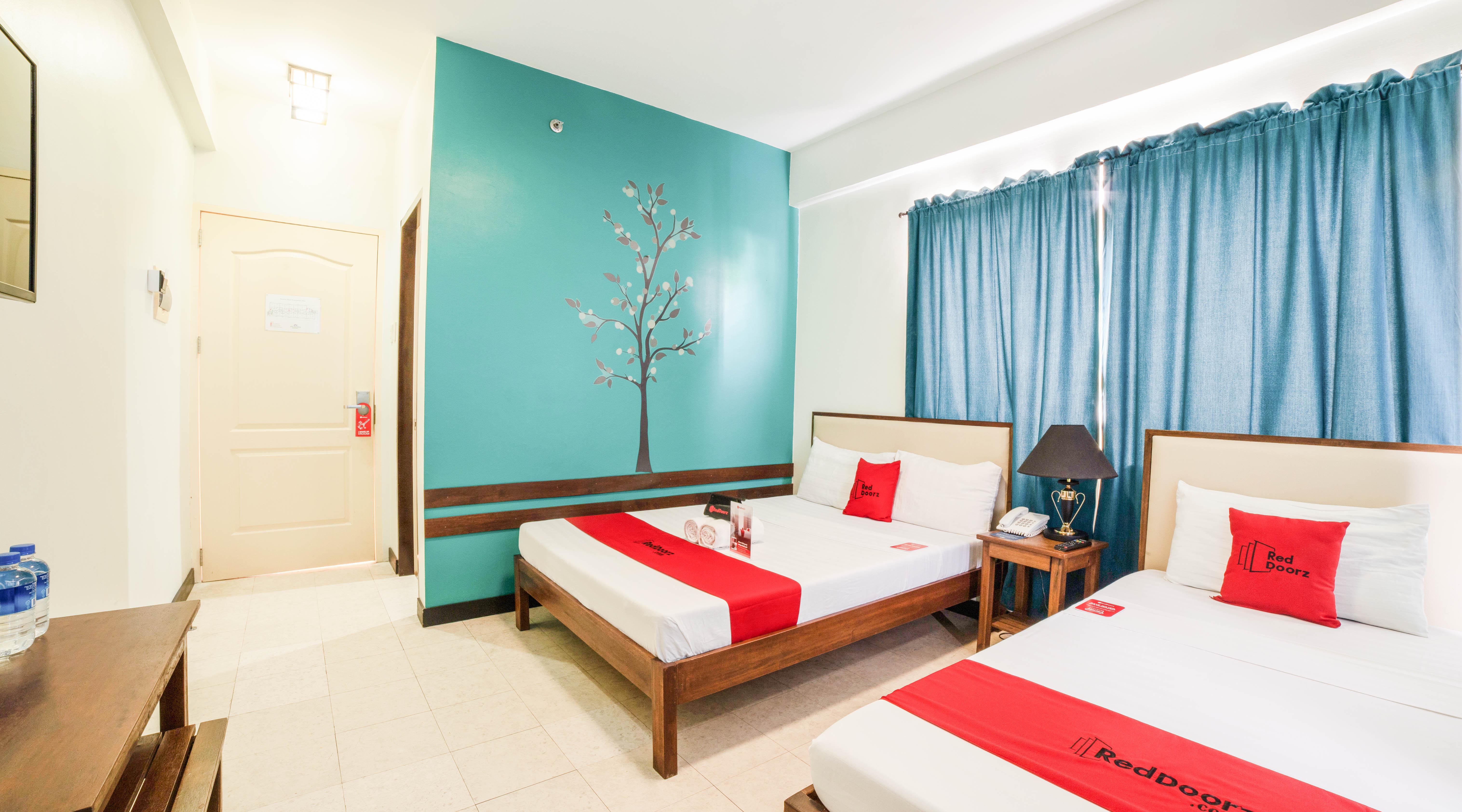 เรดดอร์ซ พลัส เนียร์ ริซัล จังค์ชั่น Hotel Puerto Princesa ภายนอก รูปภาพ
